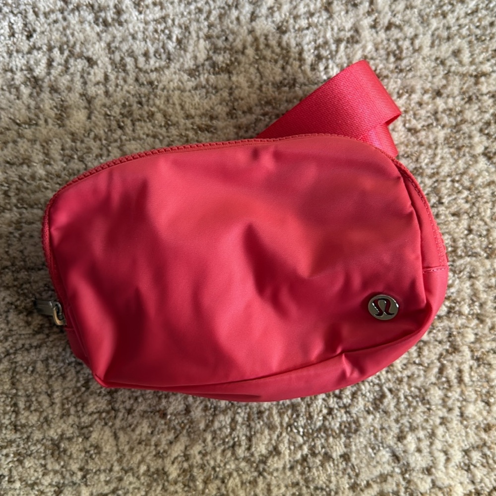 Lululemon Belt Bag - Pale Raspberry - Picture 2 of 3